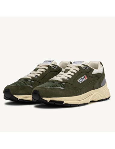 Basket Hyperway En Daim Et Mesh Marshmallow Et Sauge Autry présentée portée de profil|Magasin Homme Toulouse Basket Hyperway En Daim Et Mesh Marshmallow Et Sauge Autry présentée portée de profil|Magasin Homme Toulouse