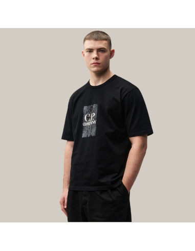 T-Shirt 30/2 Mercerized Jersey Noir Homme C.P. Company présenté porté de face｜Boutique Homme Toulouse
