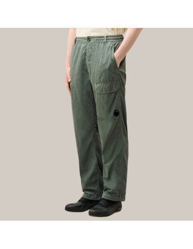 Pantalon Cargo Regular Lens Gris Homme C.P. Company présenté porté de face｜Boutique Homme Toulouse