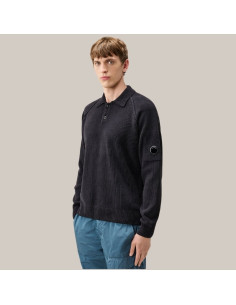 Polo Chenille Cotton Lens Sweater Bleu Homme C.P. Company présenté porté de face｜Boutique Homme Toulouse