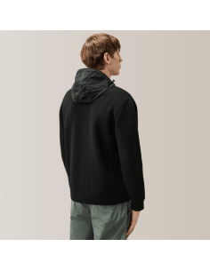 Cardigan Laine Merino Reversible Noir Homme C.P. Company présenté porté de face｜Boutique Homme Toulouse 2