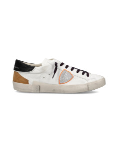 Sneakers Prsx Blanc Noir et Cognac Homme Philippe Model présentées portées de face｜Magasin Homme Toulouse