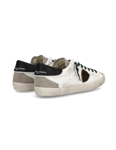 Sneakers Prsx Blanc Noir et Gris Homme Philippe Model présentées portées de dos|Magasin Homme Toulouse Sneakers Prsx Blanc Noir et Gris Homme Philippe Model présentées portées de dos|Magasin Homme Toulouse