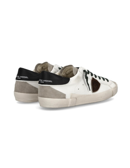 Sneakers Prsx Blanc Noir et Gris Homme Philippe Model présentées portées de dos｜Magasin Homme Toulouse