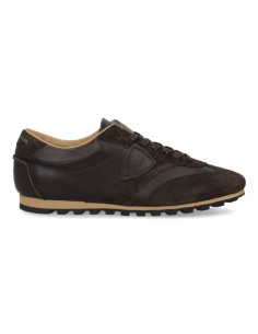 Sneakers Planche Ébène Homme Philippe Model présentées portées de profil｜Magasin Homme Toulouse