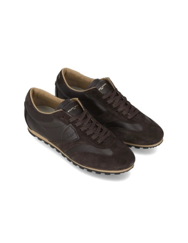 Sneakers Planche Ébène Homme Philippe Model présentées portées de face|Magasin Homme Toulouse Sneakers Planche Ébène Homme Philippe Model présentées portées de face|Magasin Homme Toulouse