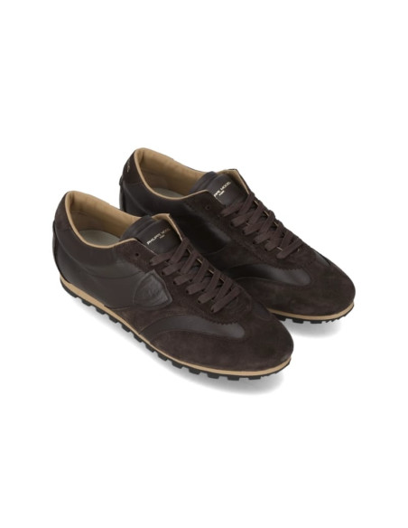 Sneakers Planche Ébène Homme Philippe Model présentées portées de face｜Magasin Homme Toulouse