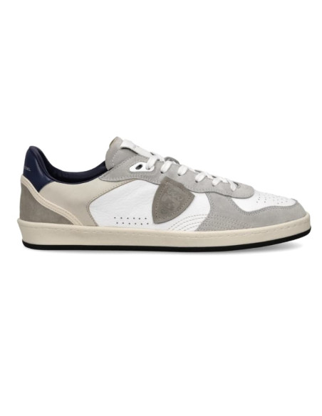 Sneakers Pgal Blanc Gris Et Bleu Homme Philippe Model présentées portées de profil｜Magasin Homme Toulouse