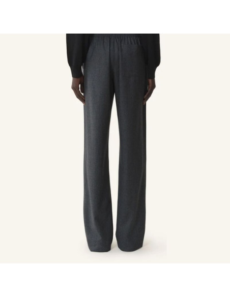 Pantalon Fluide En Flanelle De Laine Charcoal Homme Lanvin présenté porté de dos｜Boutique Homme Toulouse