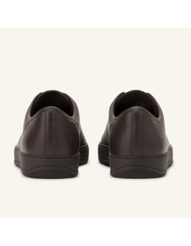 Sneakers DBB1 En Cuir Grainé Et Nappa Chocolat Homme Lanvin présentées portées de dos|Magasin Homme Toulouse Sneakers DBB1 En Cuir Grainé Et Nappa Chocolat Homme Lanvin présentées portées de dos|Magasin Homme Toulouse