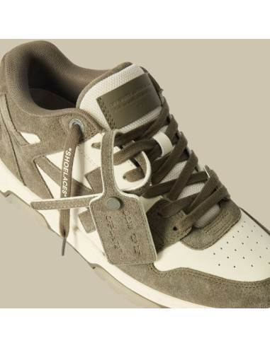 Baskets Out Of Office Crème Vert Militaire Homme Off-White présentée en zoom de face|Magasin Homme Toulouse Baskets Out Of Office Crème Vert Militaire Homme Off-White présentée en zoom de face|Magasin Homme Toulouse