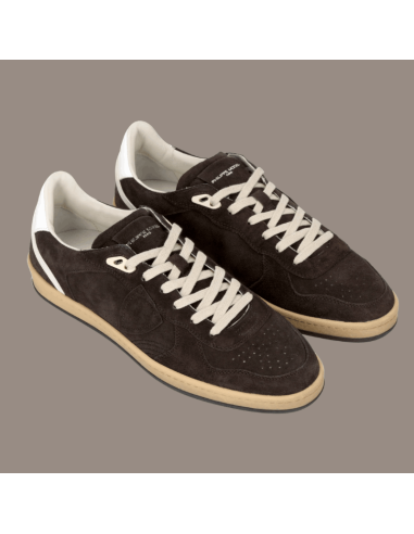 Sneaker Pgal Low Brun Homme Philippe Model présentée sur le côté de face|Magasin Homme Toulouse Sneaker Pgal Low Brun Homme Philippe Model présentée sur le côté de face|Magasin Homme Toulouse