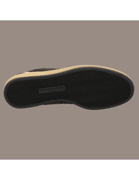 Sneaker Pgal Low Brun Homme Philippe Model présentée du dessous｜Magasin Homme Toulouse