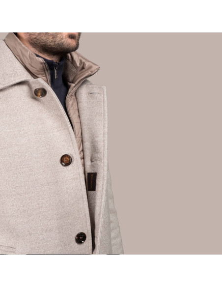 Monferrato-LP Taupe Homme Moorer présentée portée de face zoomée｜Magasin Homme Toulouse