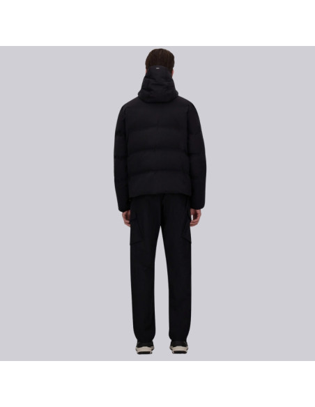 New Impact Noir Homme Herno présenté porté de dos｜Magasin Homme Toulouse