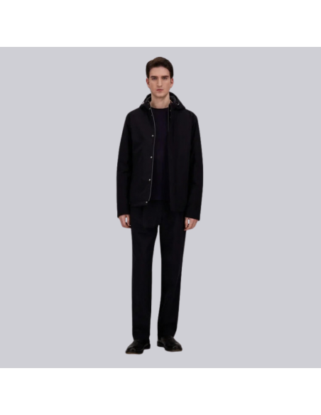 Blouson Twill Stretch Noir Homme Herno présenté porté de face｜Magasin Homme Toulouse