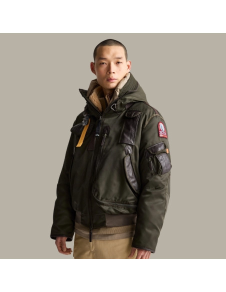 Gobi 20th Vert Romarin Homme Parajumpers présenté porté de face｜Magasin Homme Toulouse