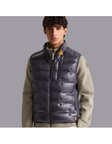 Millet Gris Anthracite Homme Parajumpers présenté porté de face|Magasin Homme Toulouse Millet Gris Anthracite Homme Parajumpers présenté porté de face|Magasin Homme Toulouse
