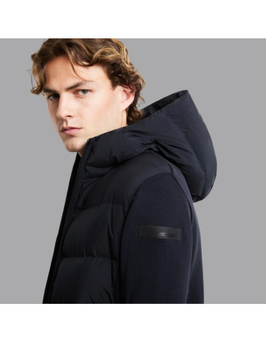 New Amos Hybrid Duck Hood Zip Soft Knit Noire RRD présentée portée de profil|Magasin Homme Toulouse New Amos Hybrid Duck Hood Zip Soft Knit Noire RRD présentée portée de profil|Magasin Homme Toulouse