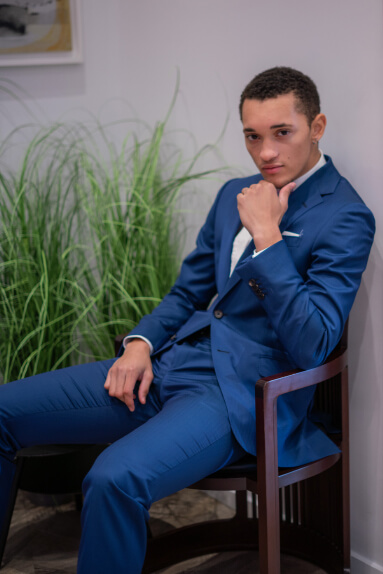 Costume bleu &agrave; Toulouse